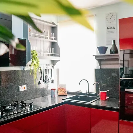 A Seaside With Country Views *